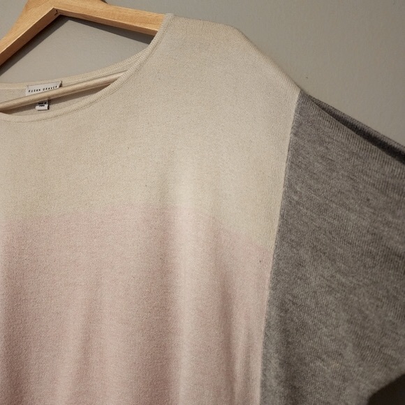 ✨2 for $5✨ Susan Graver Oversized Tunic Top with Blocked colors Size XS/S - Picture 4 of 7